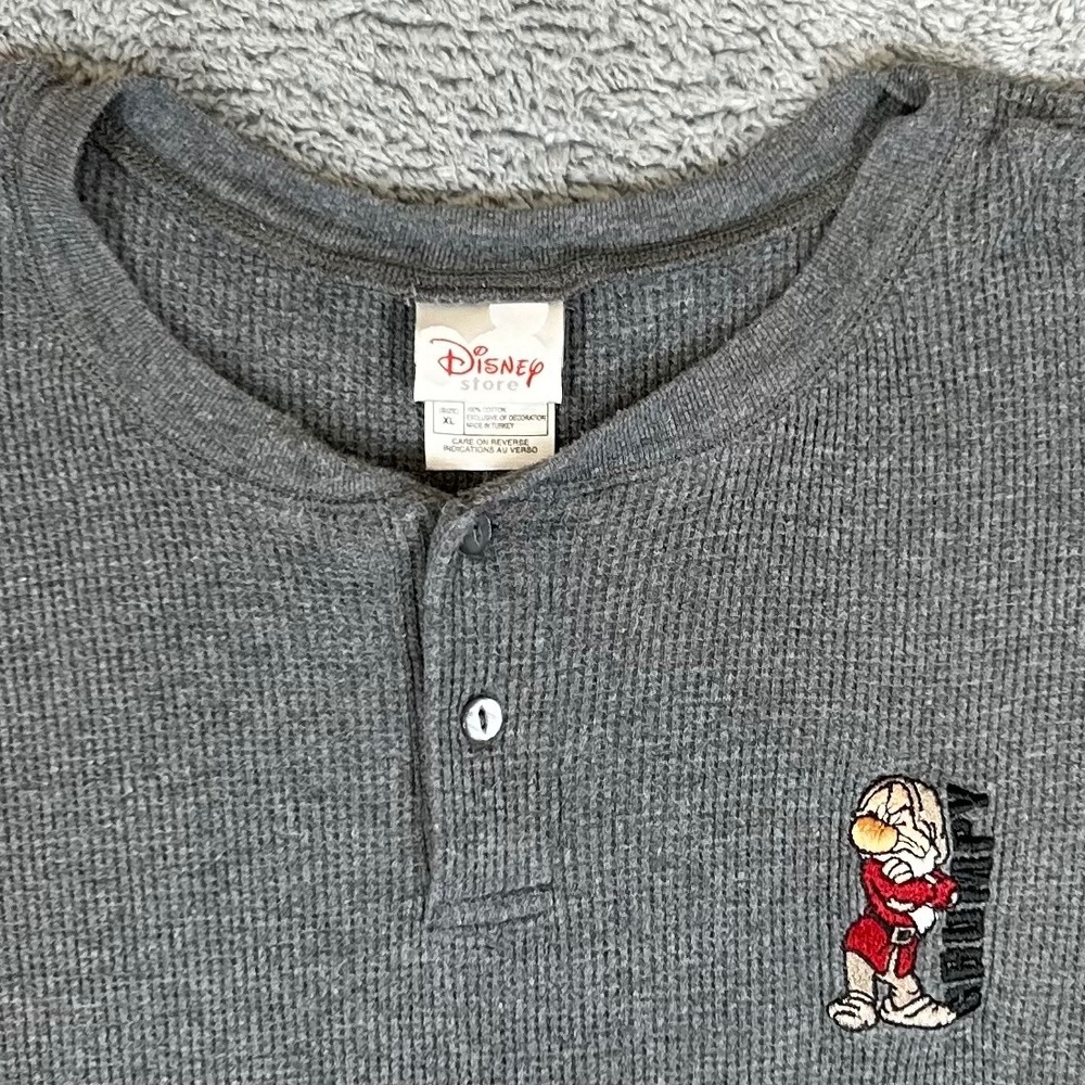 Disney Store Grumpy Henley Shirt Mens XL Gray Waffle Knit Thermal Long Sleeve